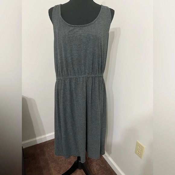 Old Navy Dresses & Skirts - OLD NAVY XL Grey Sport Dress with Razor Back and Elastic Waist.